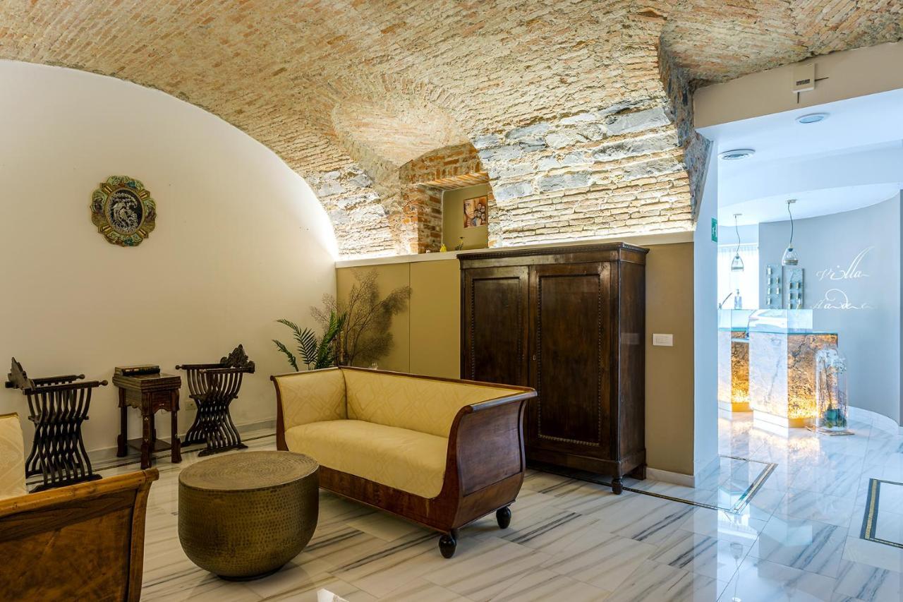 Hotel Garni Villa Hadeel Cadenabbia エクステリア 写真